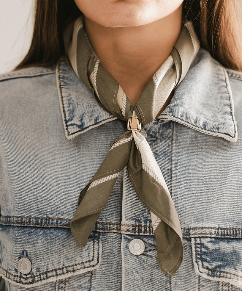 AR, Bandana Concho's