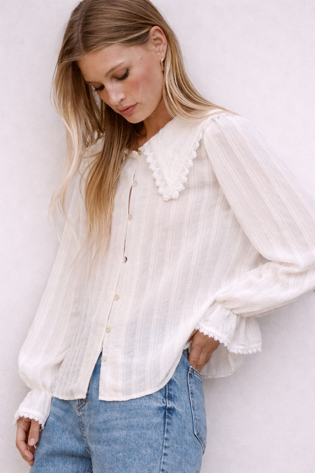 le field, The Lacey Blouse
