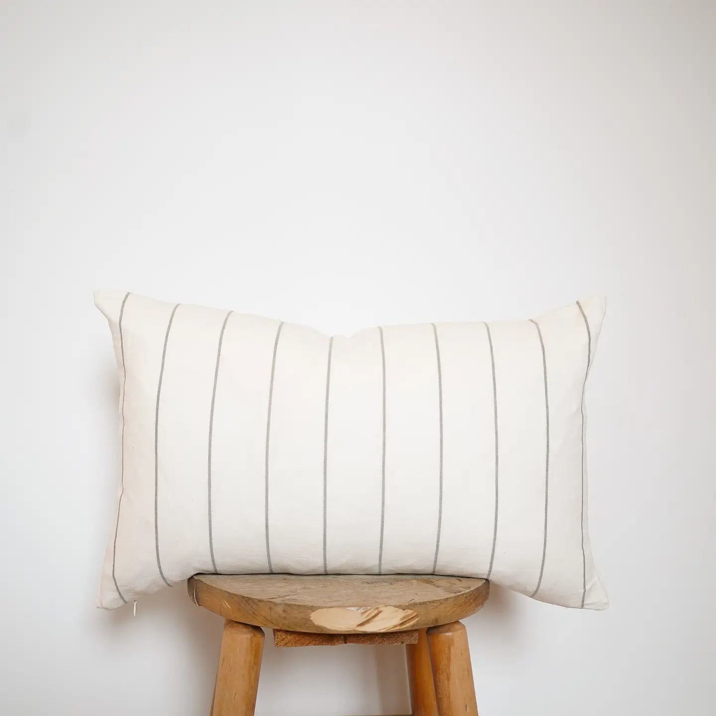 A + R, Lutsen Lumbar Pillow