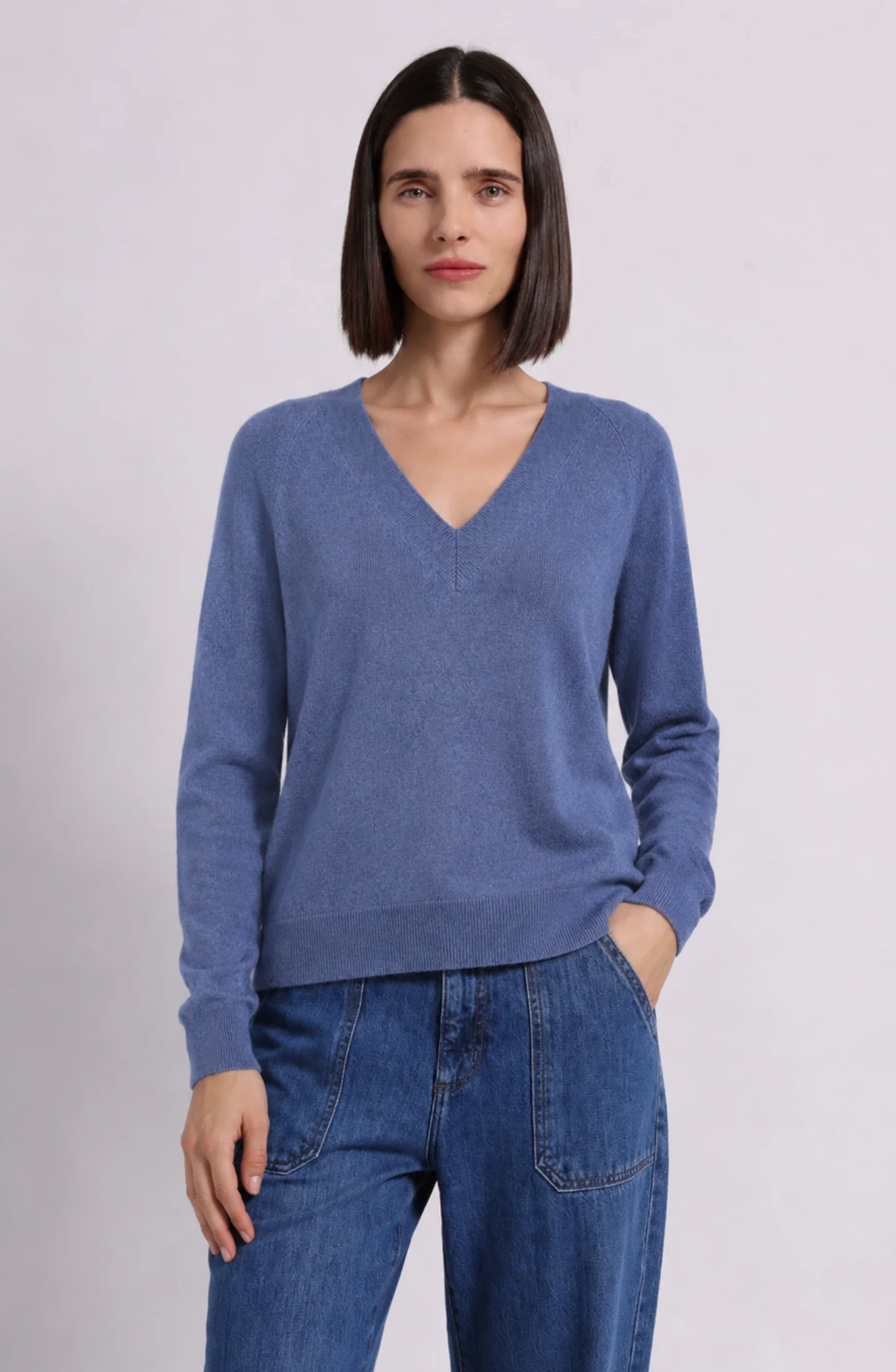 MR, Cashmere Shrunken V Neck
