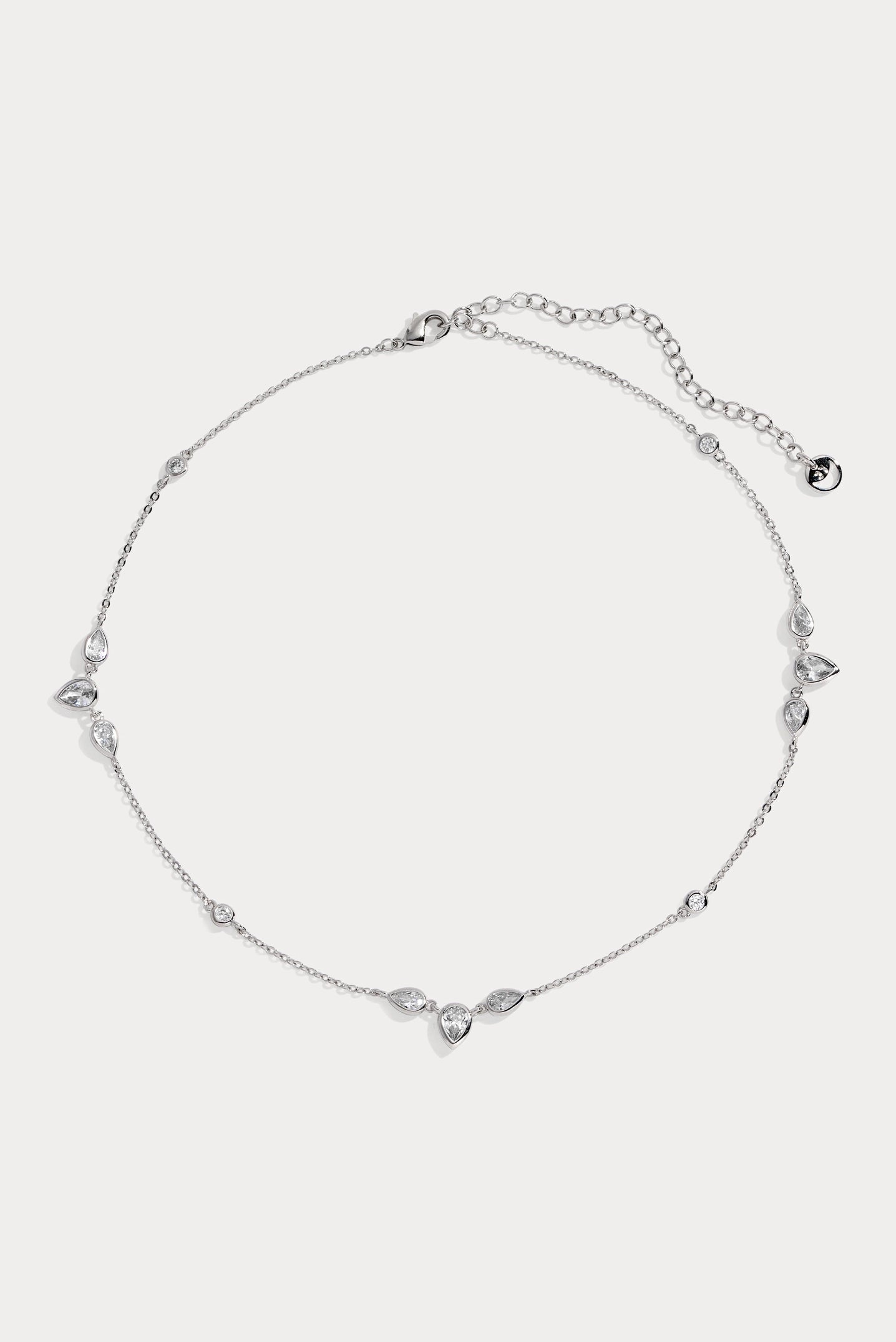 Lili Claspe, Aurora Choker
