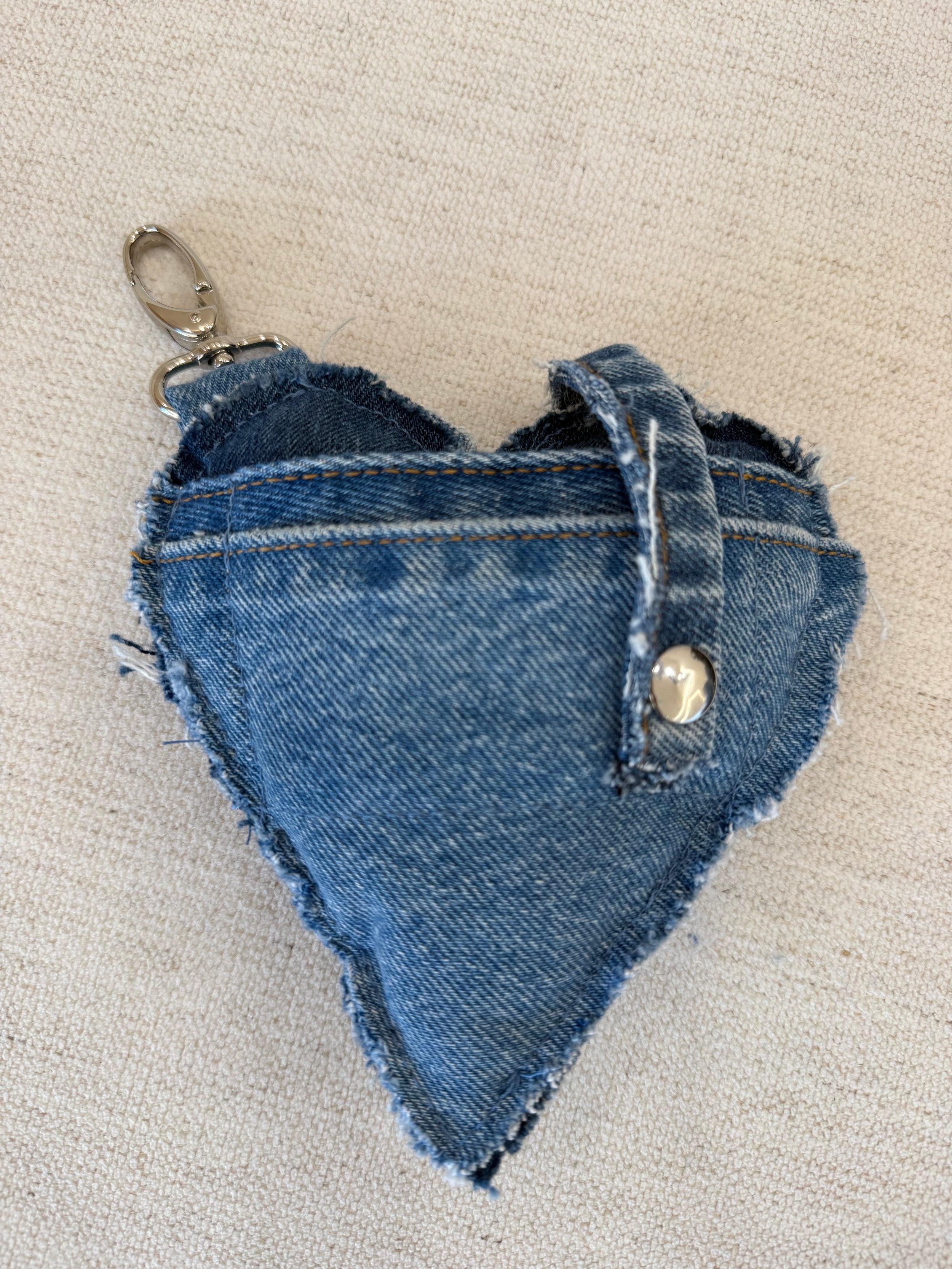 Undone Levi, The Cash