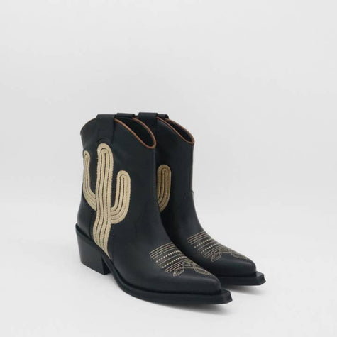 Stivali, Oasis Western Cowboy Booties in Black Leather