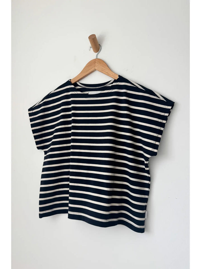 Le Bon Shoppe, Mannon Tee