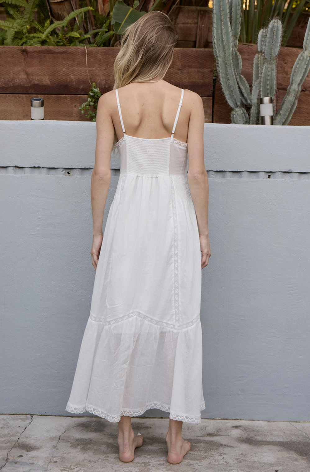 le field, Lace Trim Button Down Dress